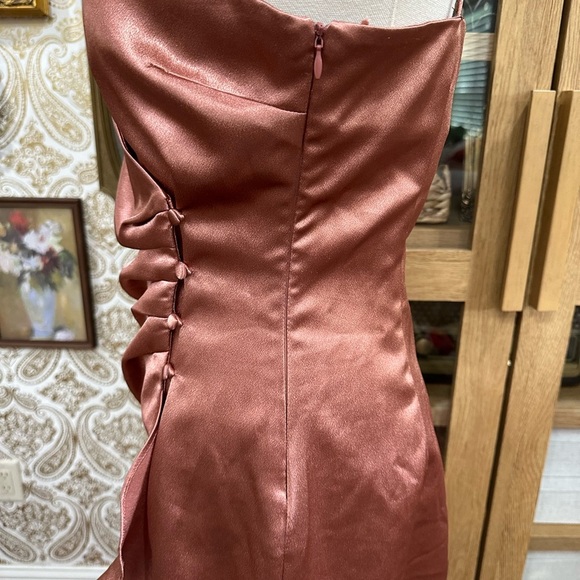 Dress Forum Elegant Satin Rose Gold Pink Dress size Small - Picture 8 of 8